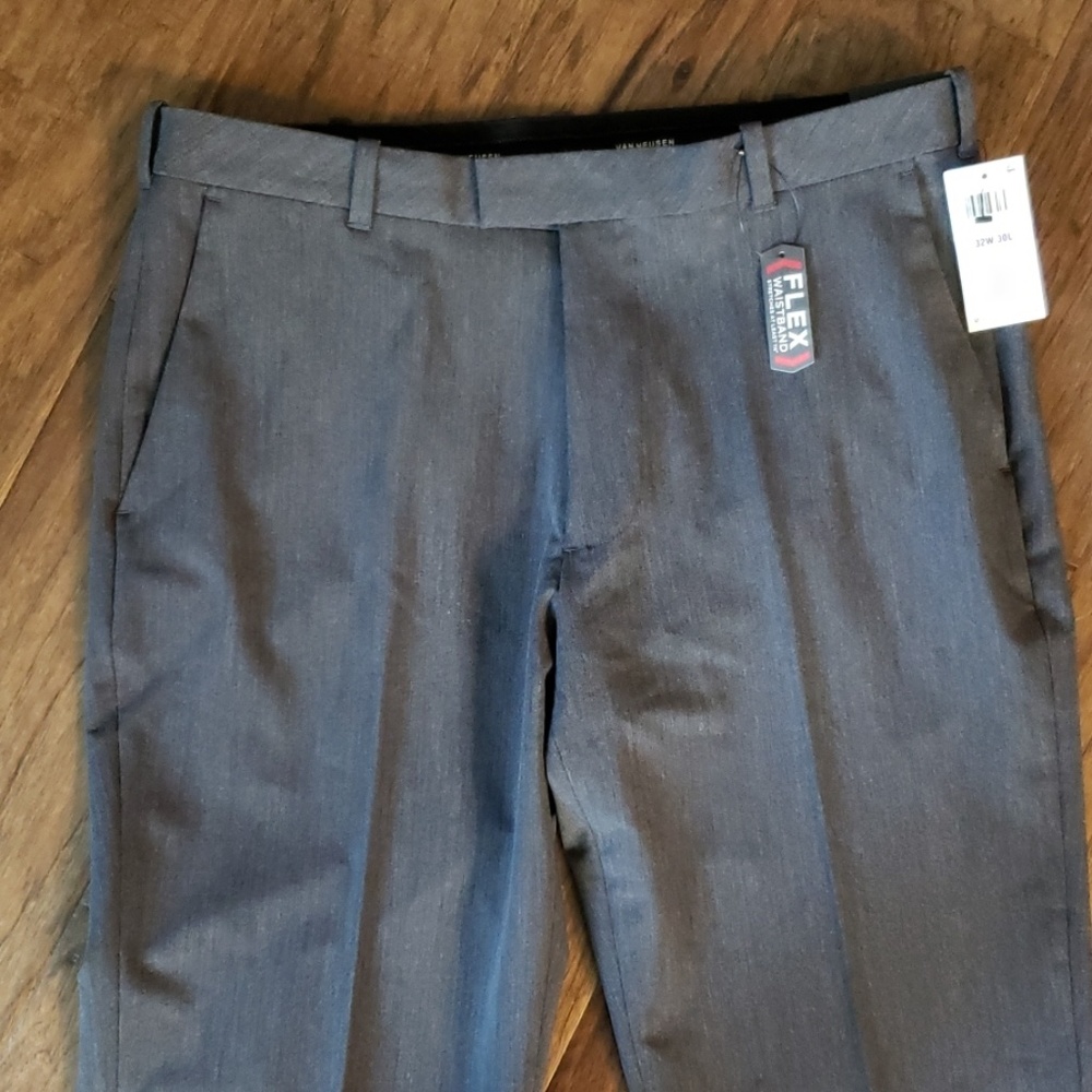 Mens van heusen dress pants! NWT!
